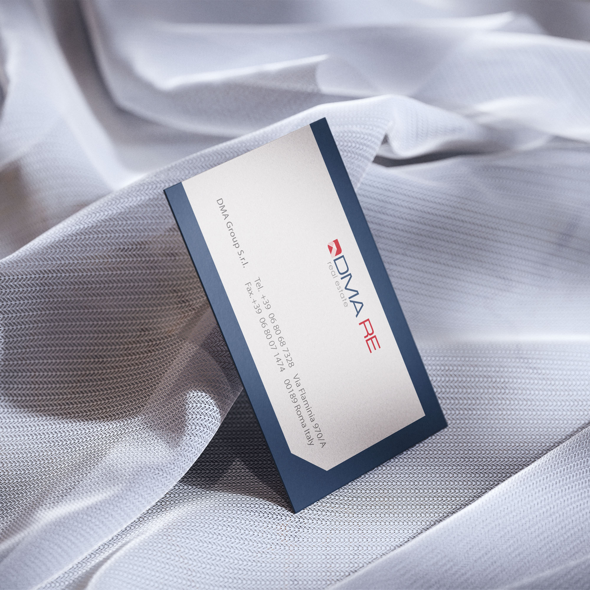 Business_Card_Mockup_3